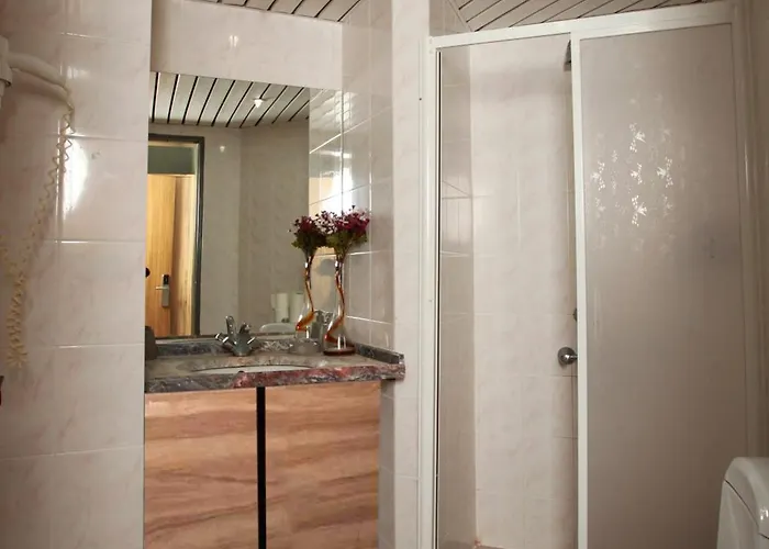 Yuvam Prime מלון מרמריס